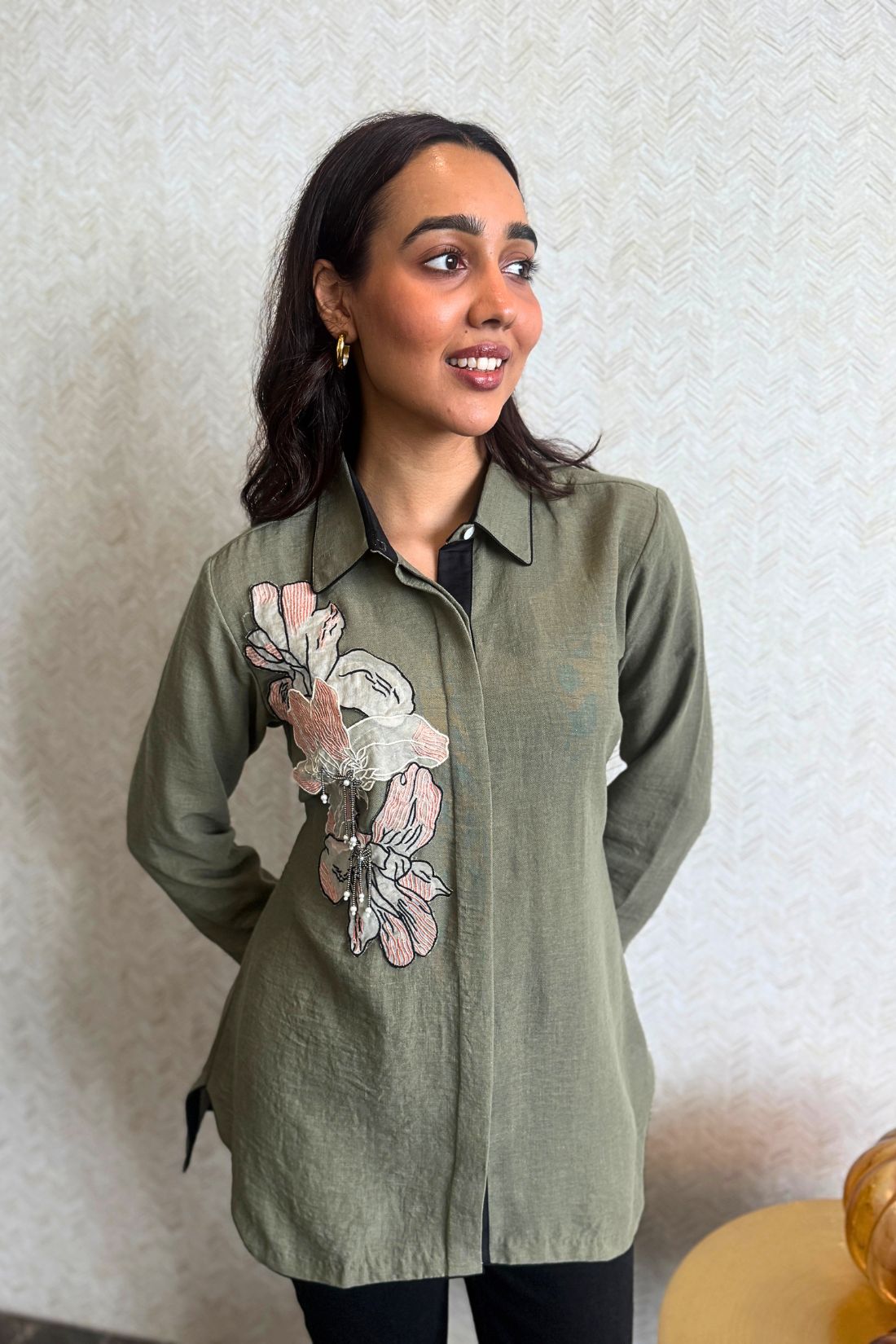 Petal Crest Shirt in Olive